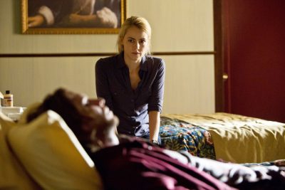 12 MONKEYS -- "Pilot" Episode 101 -- Pictured: (l-r) Aaron Stanford as Cole, Amanda Schull as Railly -- (Photo by: Alicia Gbur/Syfy)