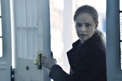 12 MONKEYS -- "Mentally Divergent" Episode 102 -- Pictured: Amanda Schull as Railly -- (Photo by: Ben Mark Holzberg/Syfy)