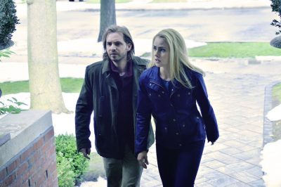12 MONKEYS -- "Mentally Divergent" Episode 102 -- Pictured: (l-r) Aaron Stanford as Cole, Amanda Schull as Railly -- (Photo by: Ben Mark Holzberg/Syfy)